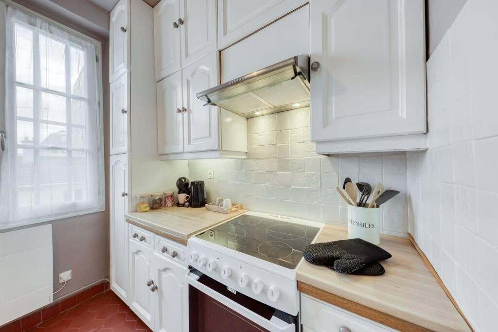 Le Lumineux 50 M² Gare/Chateau/Wifi/Netflix Versailles Bagian luar foto